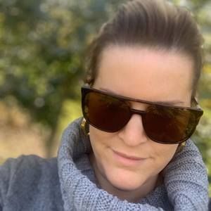 Meet your Posher, Ninon